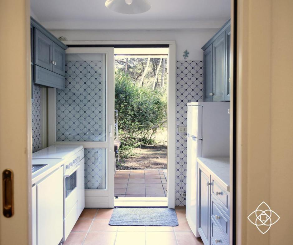 Villa Biancospini, , Le Case Di Aurelia Guesthouse Кастелланета-Марина Екстер'єр фото